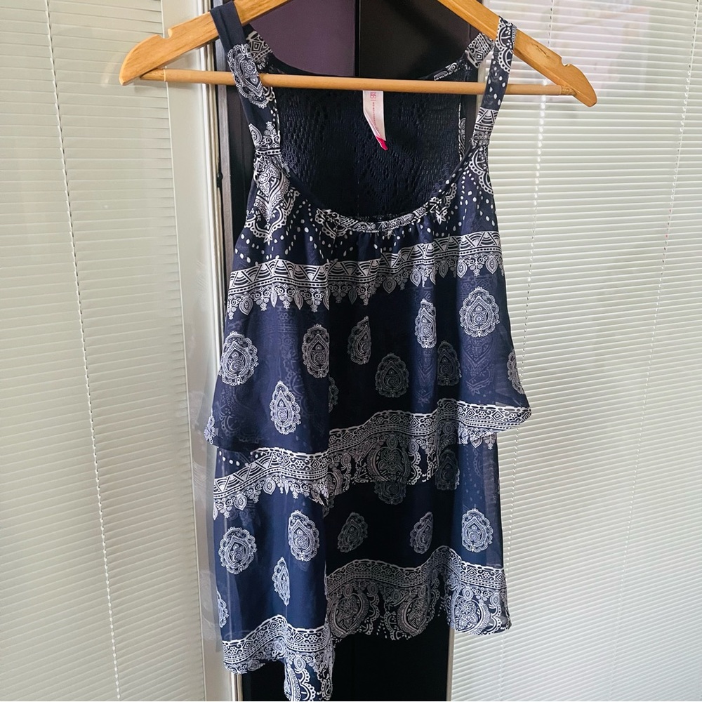 Women’s Blue and White Flowing Tank